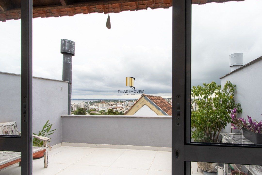 Sobrado com 148,45m², com 2 quartos, suíte, área gormet, vista para o Guaíba, na Vila Conceição.