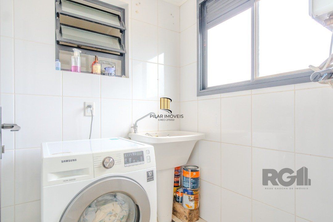 Cobertura Horizontal,  3 quartos, 1 suite, piscina, condominio com infra, 2 vagas - Bairro Tristeza