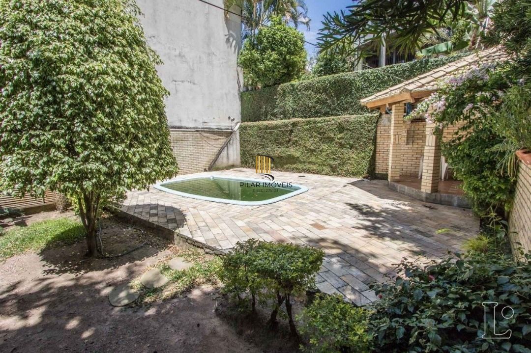 Sobrado à venda com  3 quartos, 1 suite, 4 vagas de garagem - Vila Conceição