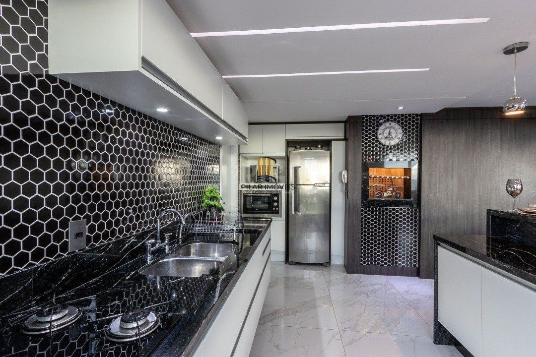 Duplex para Venda - 128.73m², 3 dormitórios, sendo 1 suites, 3 vagas - Cristal