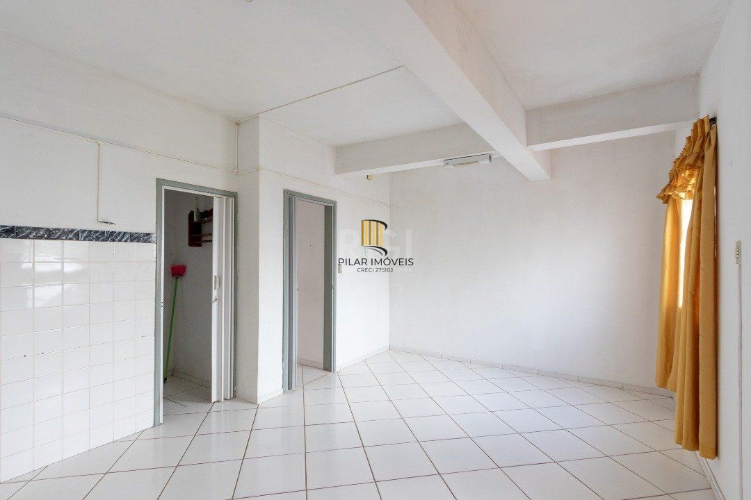 Casa para Venda - 220m², 3 dormitórios, sendo 2 suites, 2 vagas - Coronel Aparício Borges