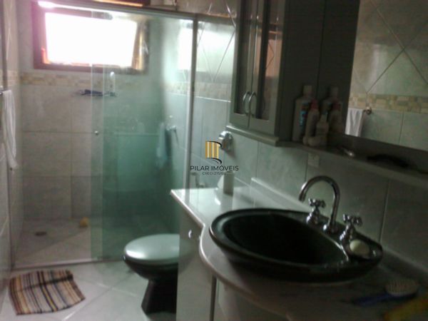 Casa para Venda - 350m², 3 dormitórios, sendo 1 suites, 6 vagas - Tristeza