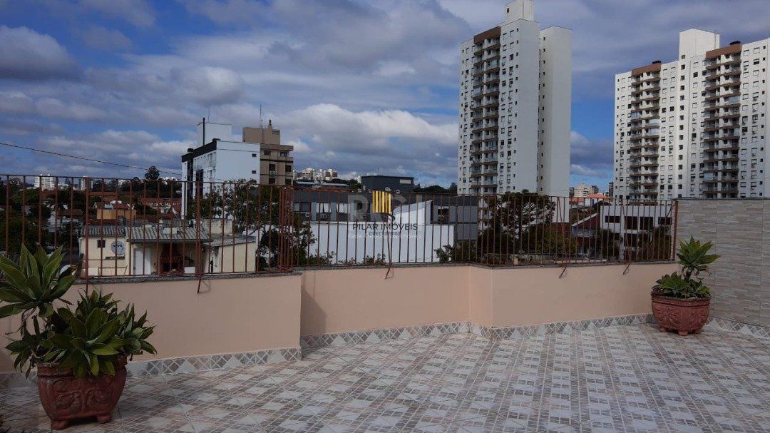 Cobertura para Venda - 182m², 4 dormitórios, sendo 1 suites, 2 vagas - São João