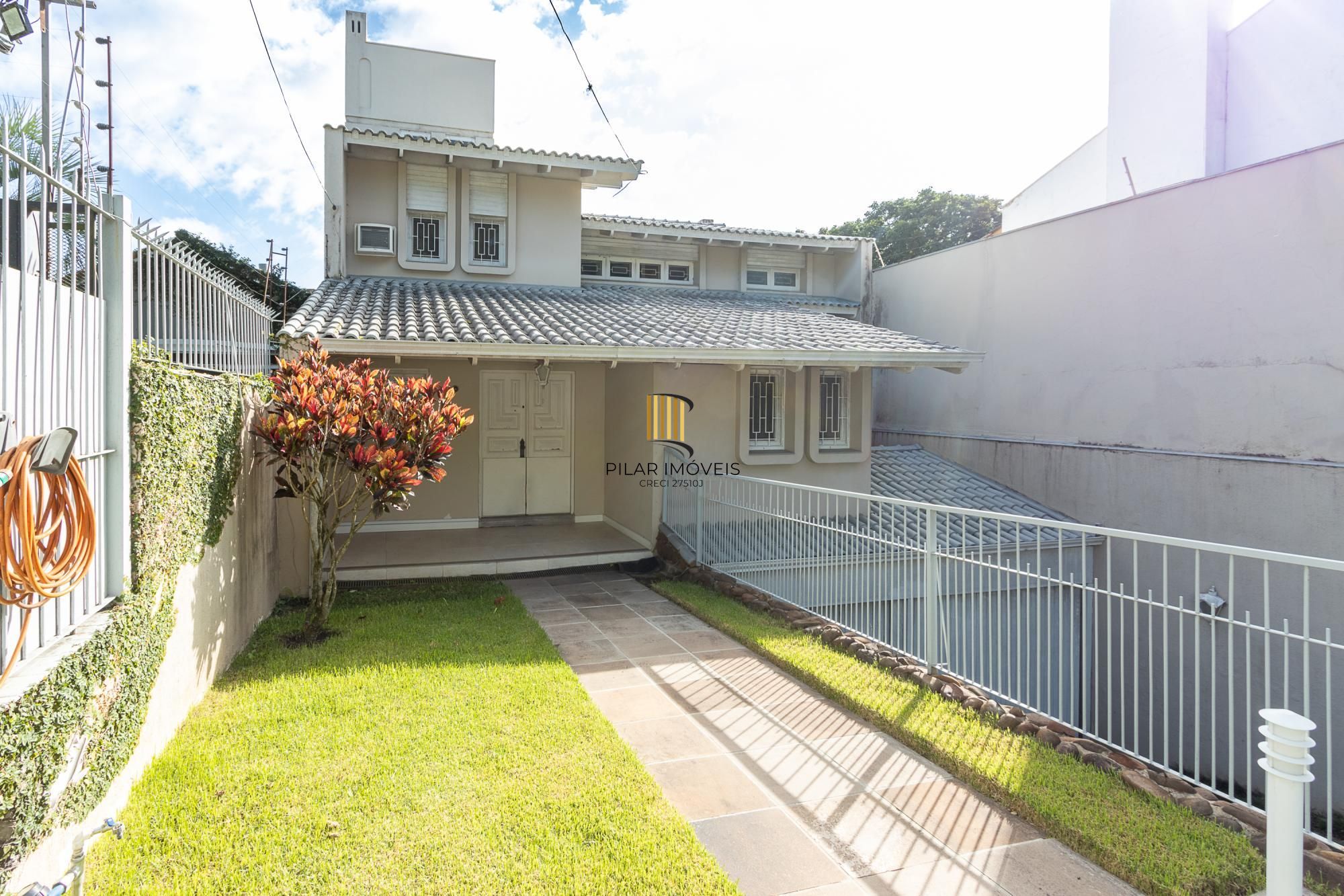 Residência em endereço nobre na Vila Assunção, com vista privilegiada para o Guaíba e clubes náuticos!