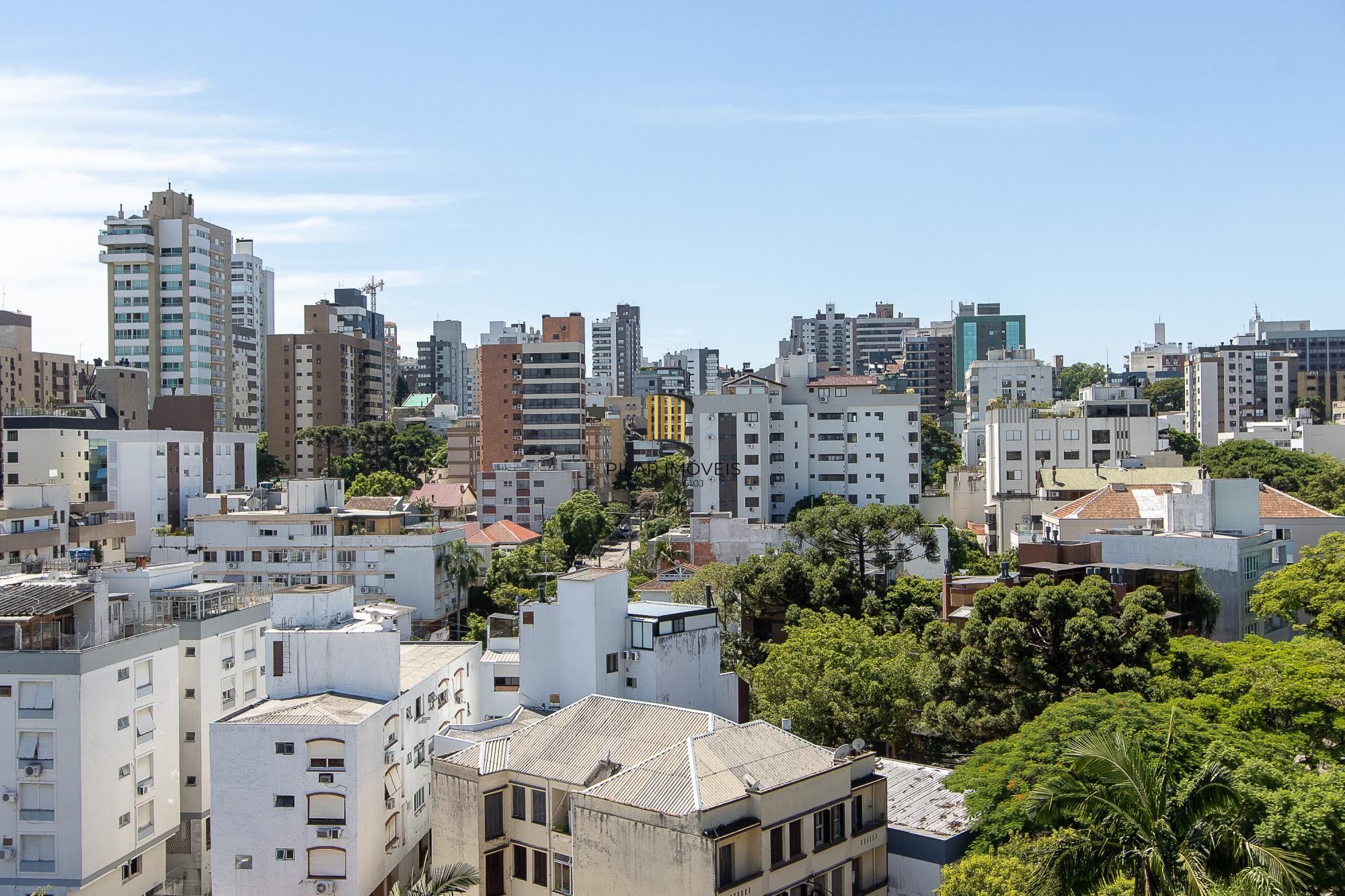 Cobertura com 2 dormitórios, incluindo 1 suíte.