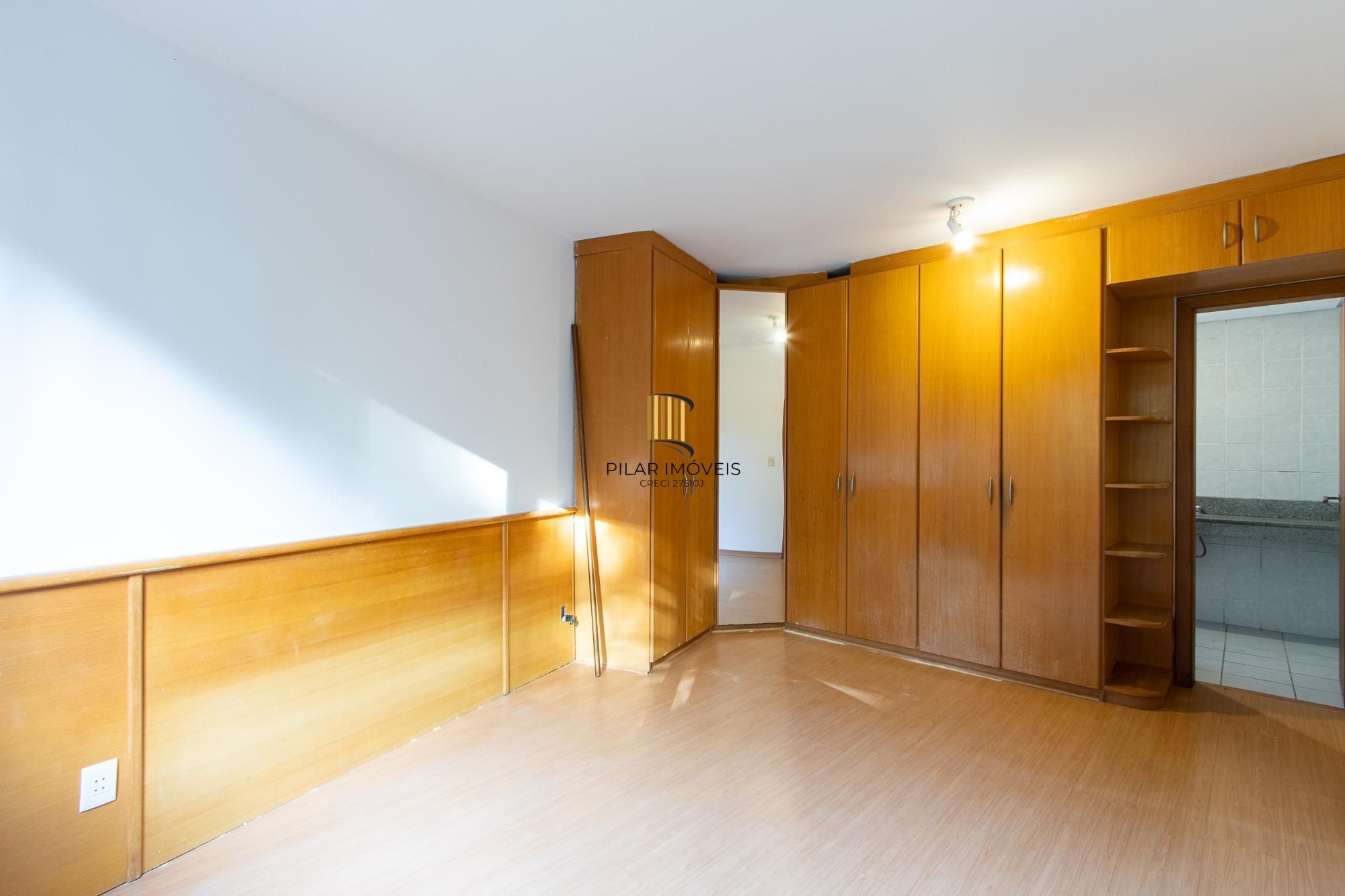 Apartamento bairro Cavalhada com 03 dormitórios, gabinete e 2 vagas 134,35m2 privativos!