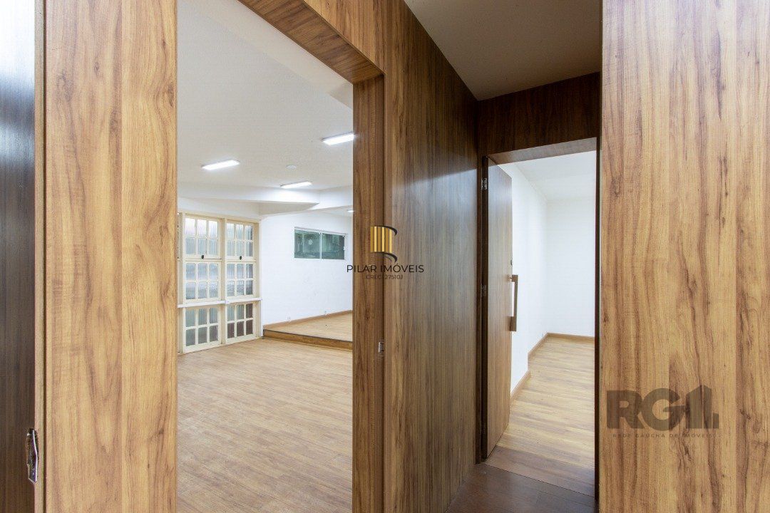 Excelente casa comercial com aproximadamente 300m² de área construída