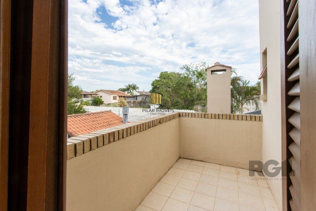 Casa 4 dormitórios no bairro Ipanema