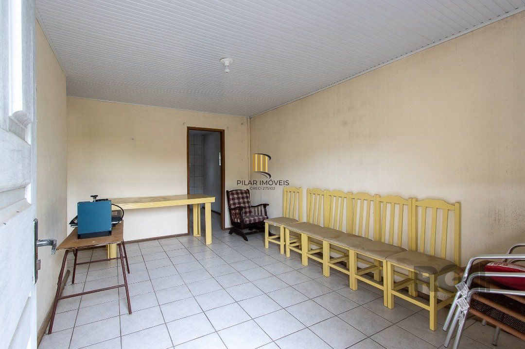 Casa 5 dormitórios no bairro Ipanema