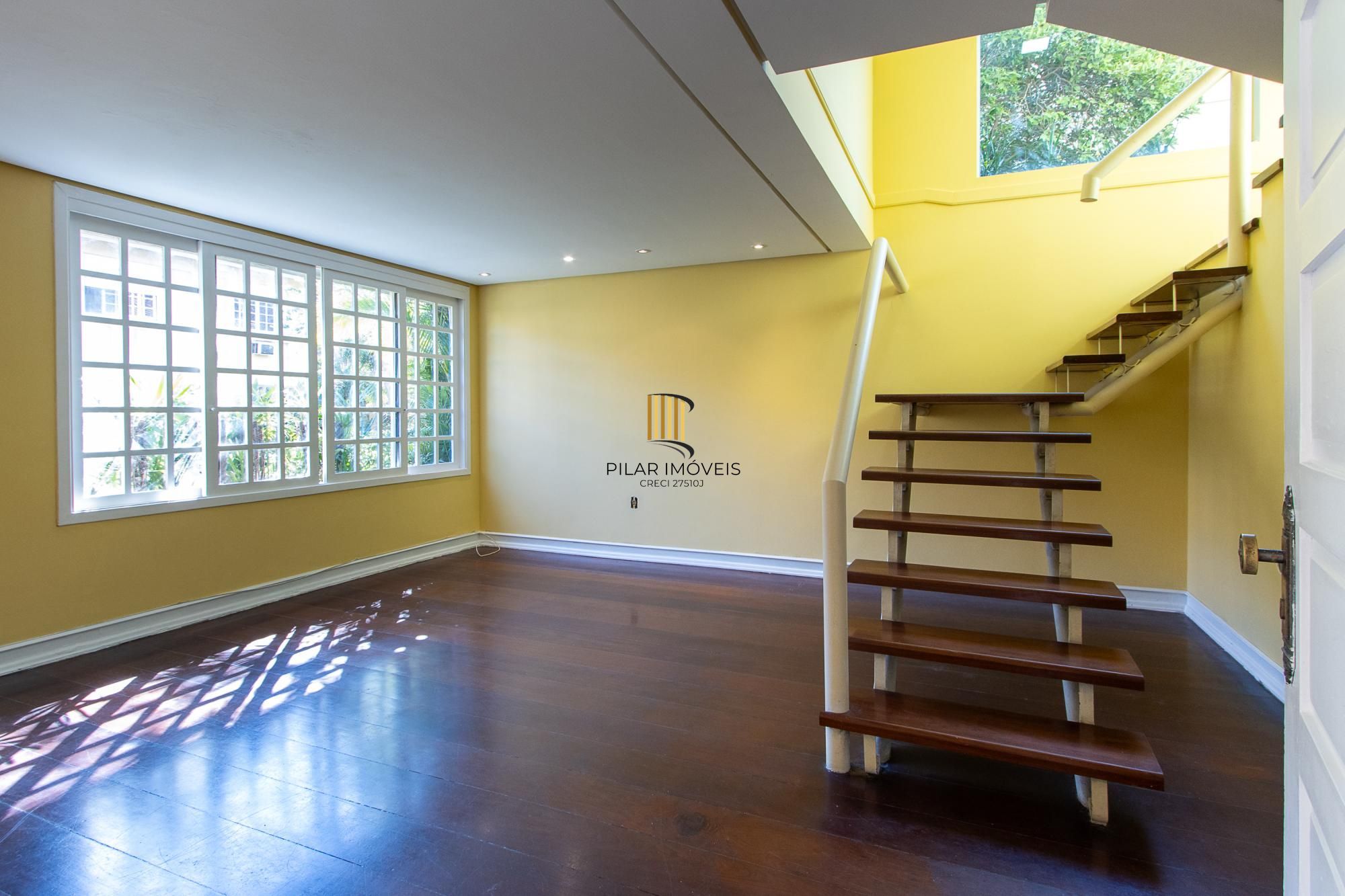 Casa condomínio, no bairro Tristeza, 175,17m² área privativa,03 dormitórios 01 suíte e 02 vagas!