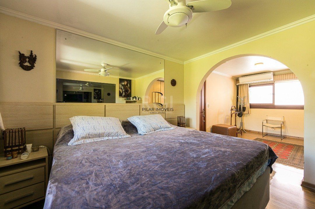 Casa para Venda - 370m², 5 dormitórios, sendo 2 suites, 7 vagas - Vila Assunção