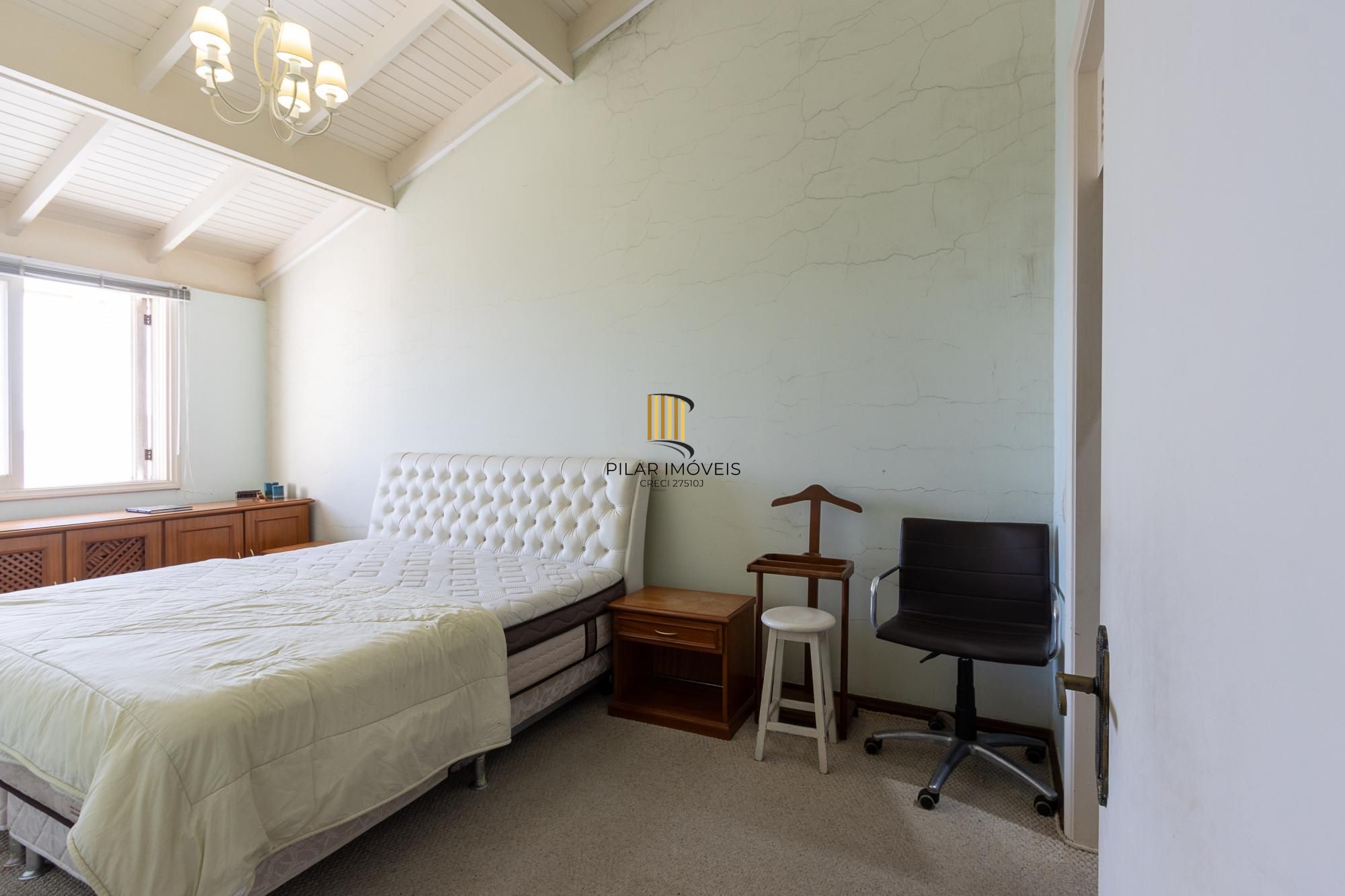 Residência em endereço nobre na Vila Assunção, com vista privilegiada para o Guaíba e clubes náuticos!