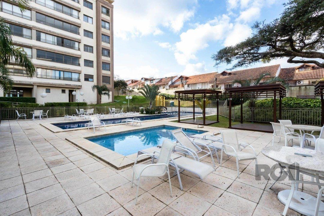 Apartamento em Porto Alegre, no bairro Cavalhada, com 3 dormitório(s), e 3 banheiros, à venda.