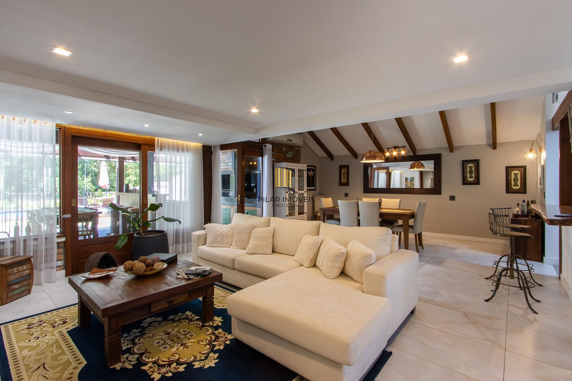 Casa 4 suites no Terra Ville, com home office, estar íntimo, 4 vagas e piscina.