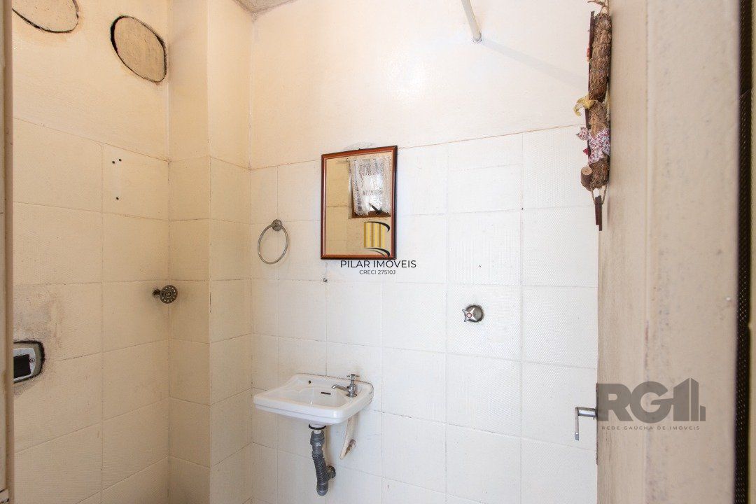 Apartamento de  186,66m2, 4 dormitórios, 1 suíte, 3 banheiros, 4 vagas,no bairro Rio Branco.