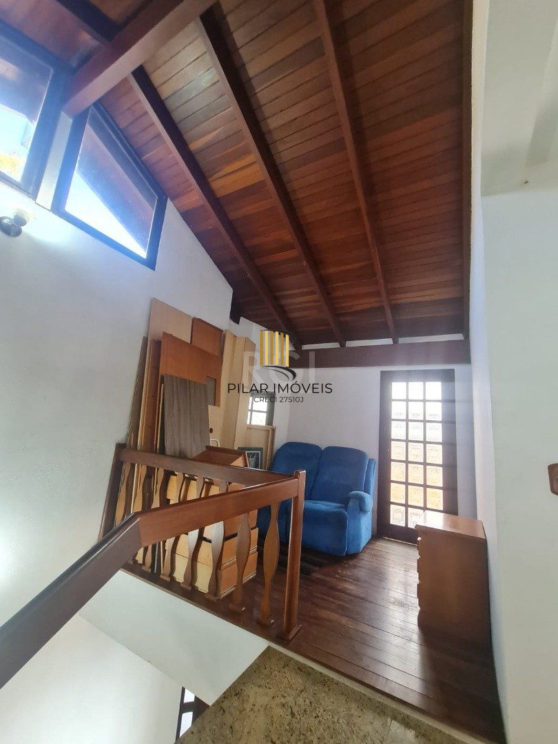 Casa para Venda - 464m², 5 dormitórios, sendo 4 suites, 4 vagas - Nonoai