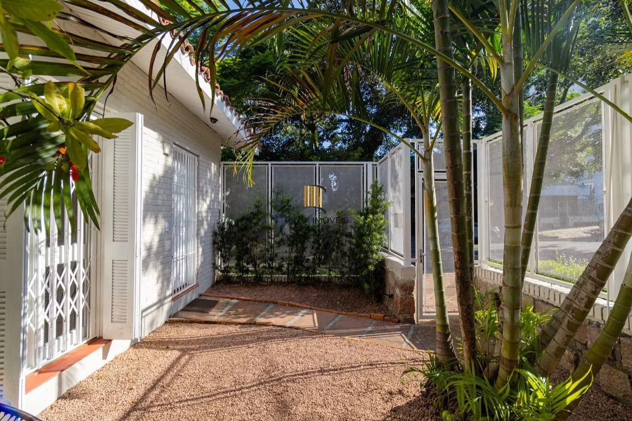 Casa 3 dormitórios no bairro Petrópolis