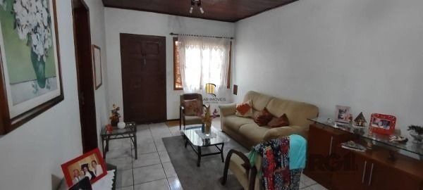 Casa 3 dormitórios no bairro Nonoai