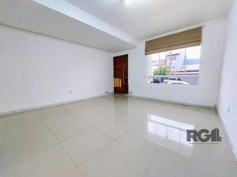 Casa 2 dormitórios no bairro Hípica