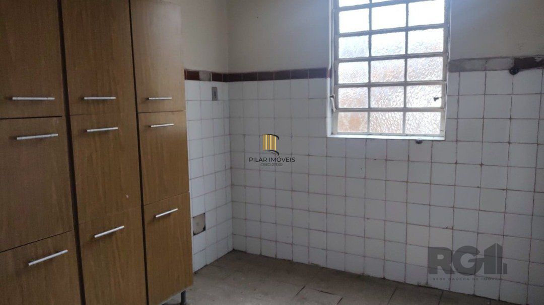 Casa 4 dormitórios no bairro Partenon