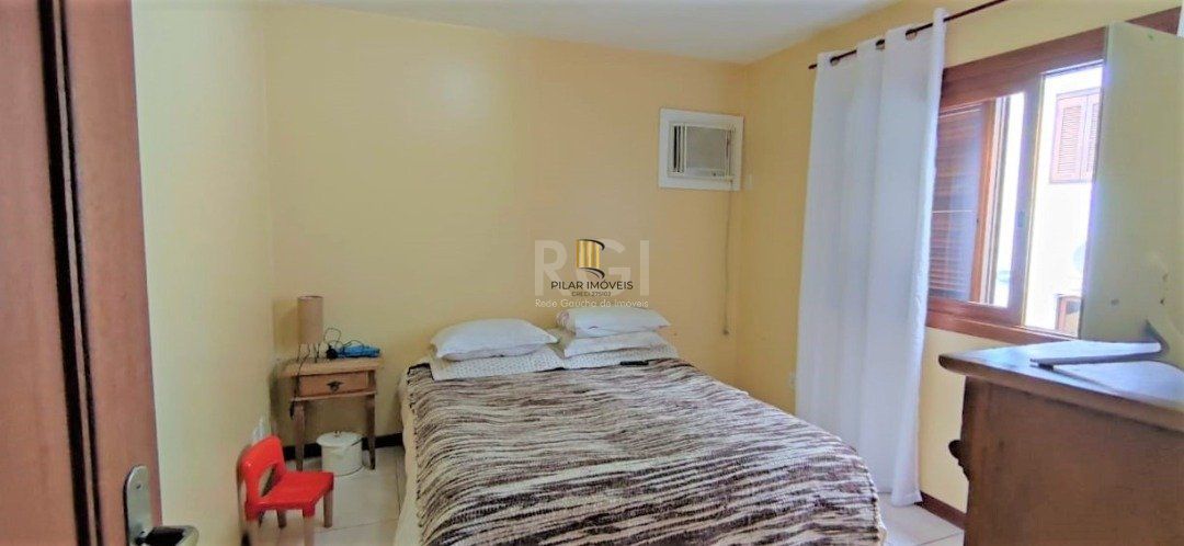 Casa para Venda - 179m², 3 dormitórios, sendo 1 suites, 5 vagas - Hípica
