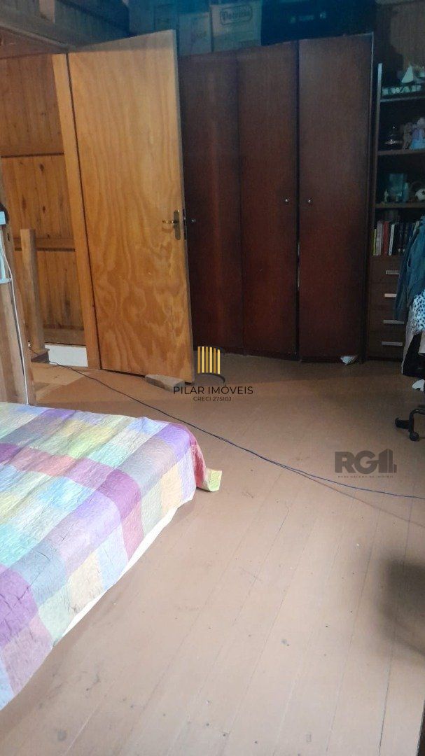 Casa 6 dormitórios no bairro Ponta Grossa