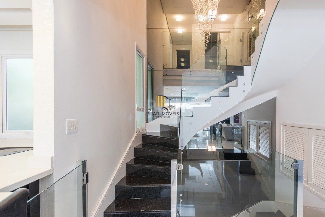 Casa Condominio para Venda - 380m², 3 dormitórios, sendo 3 suites, 4 vagas - Pedra Redonda