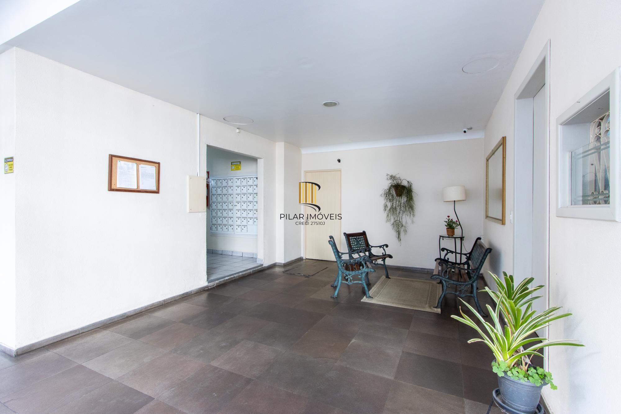 Apartamento 1 quarto, com sacada, andar alto com vista livre - Centro Histórico