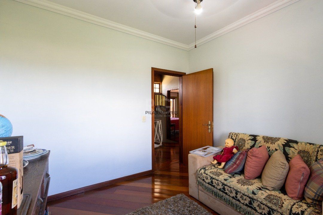 Casa de Condomínio 4 dormitórios no bairro Nonoai