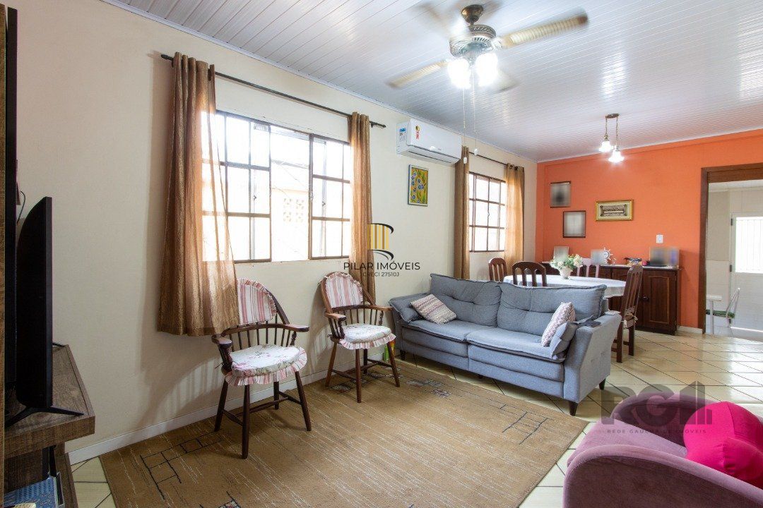 Casa 2 dormitórios no bairro Camaquã