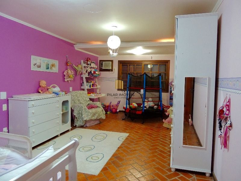 Casa para Venda com 3 dormitórios, sendo 2 suites e 3 vagas no bairro Belém Novo
