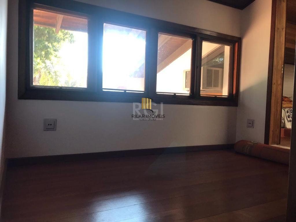Casa Condominio para Venda - 216m², 3 dormitórios, sendo 1 suites, 2 vagas - Tristeza