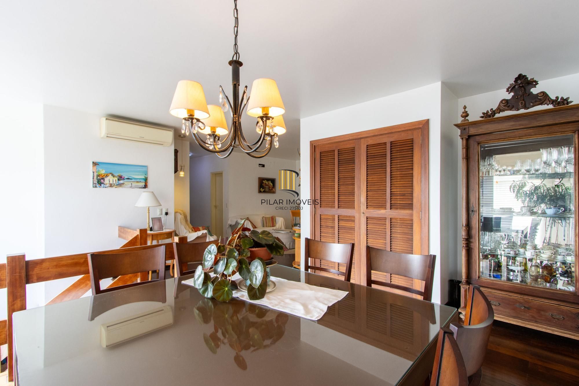 Casa com piscina Bairro Cristal