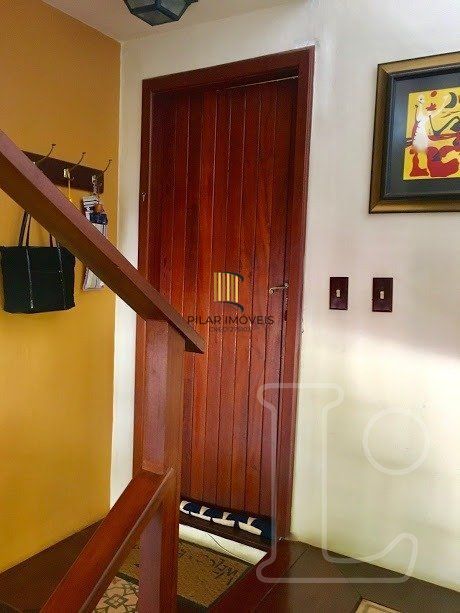 Casa para Venda - 570m², 3 dormitórios, sendo 1 suites, 2 vagas - Hípica