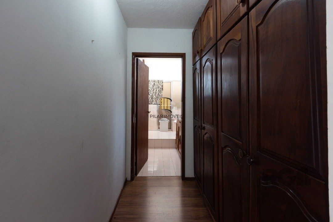 Casa 4 dormitórios no bairro Cristal