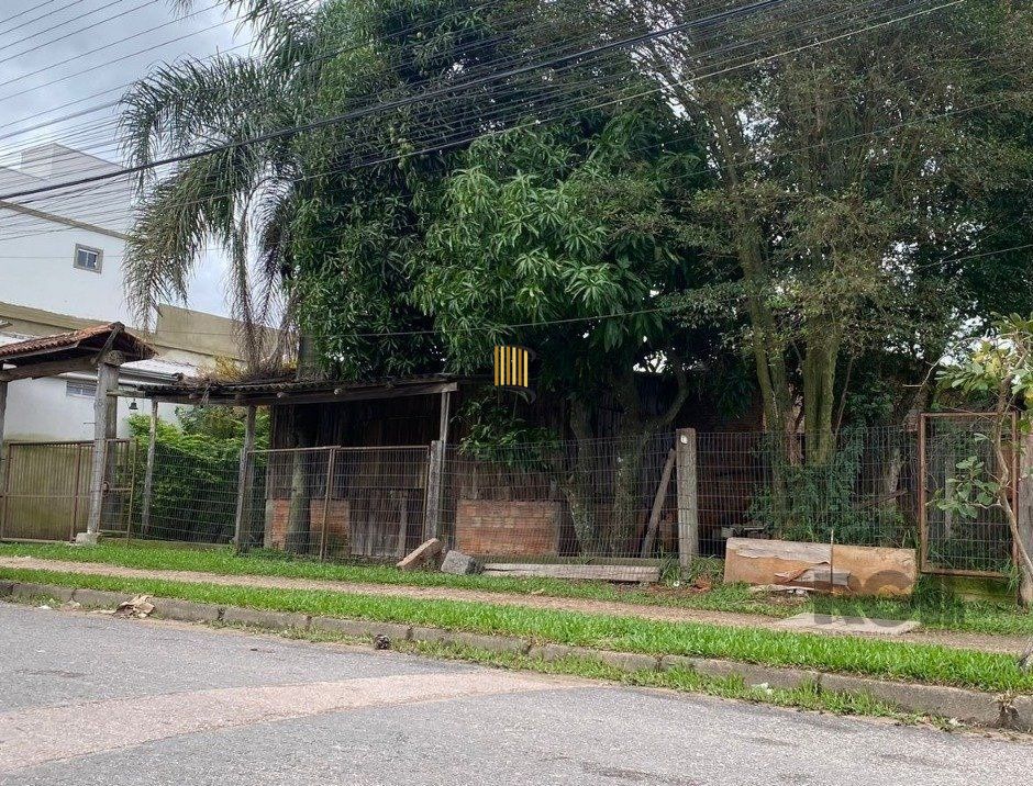 Terreno com 1.476m², plano, pronto para construtora e investido