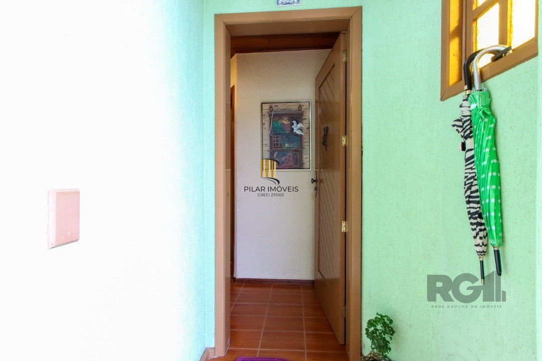 Excelente Casa Tipo Sobrado de alvenaria