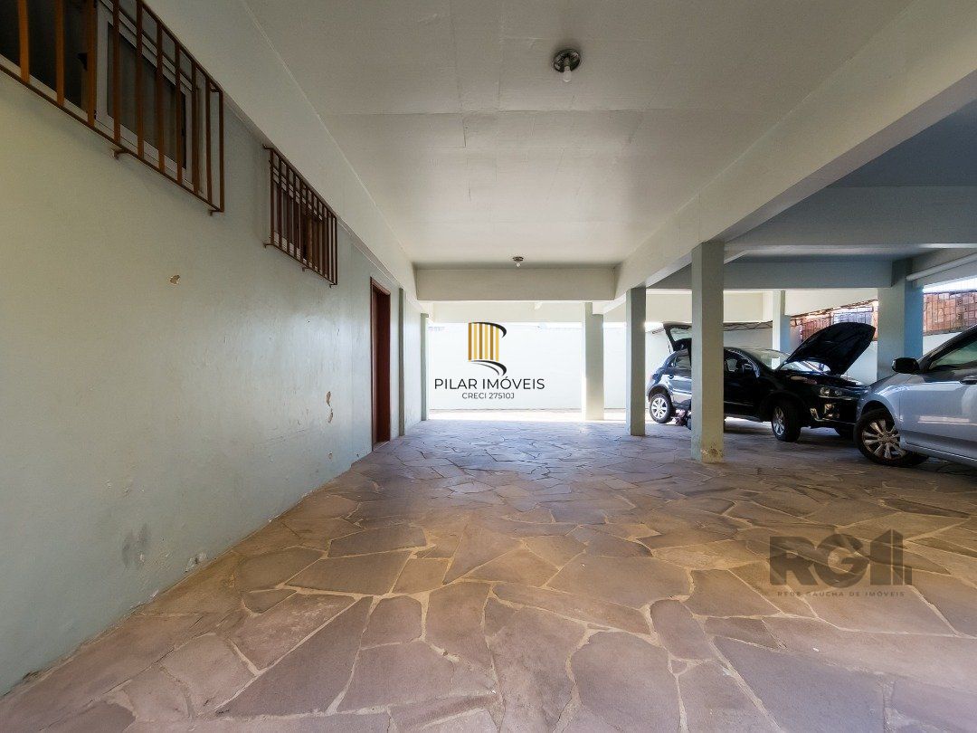 Cobertura, 2 quartos, 1 suite, dependência de empregada, 1 vaga de garagem, bairro Partenon