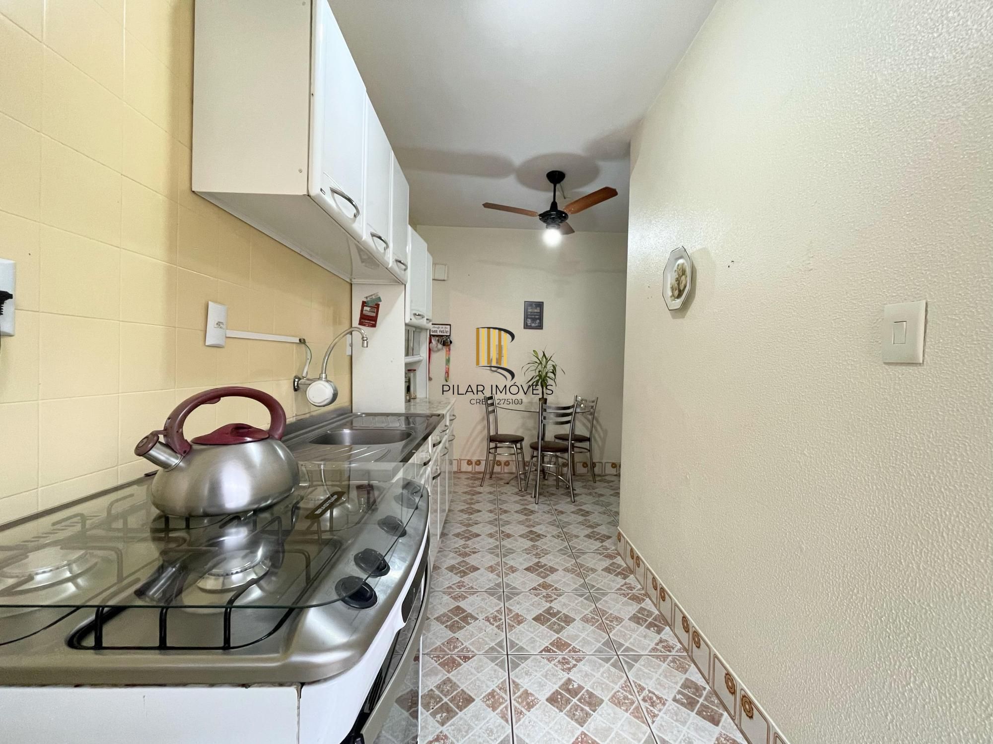 Apartamento com linda vista definida para o Rio Guaíba ? amplo, arejado e com sol da tarde!