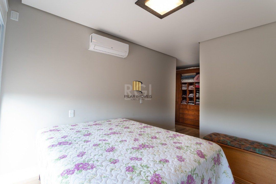 Casa Condominio para Venda - 380m², 3 dormitórios, sendo 3 suites, 6 vagas - Terra Ville