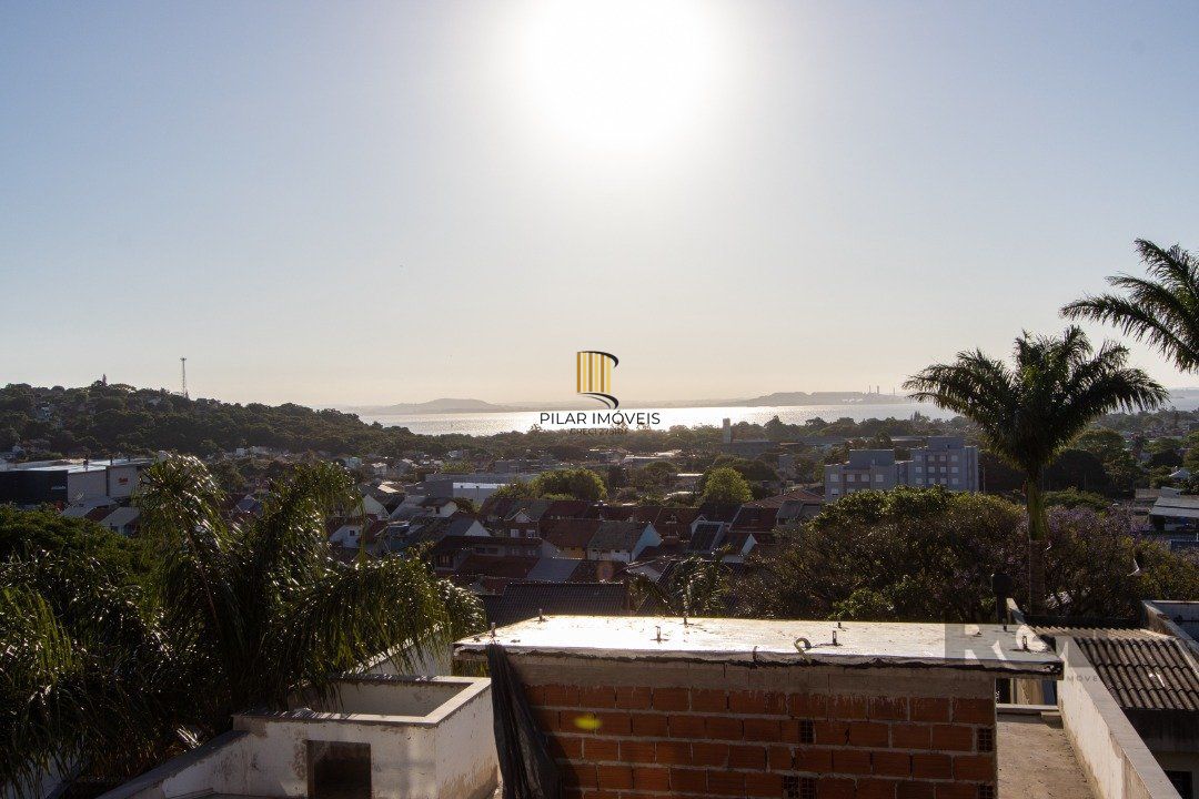 Casa 3 dormitórios no bairro Ipanema