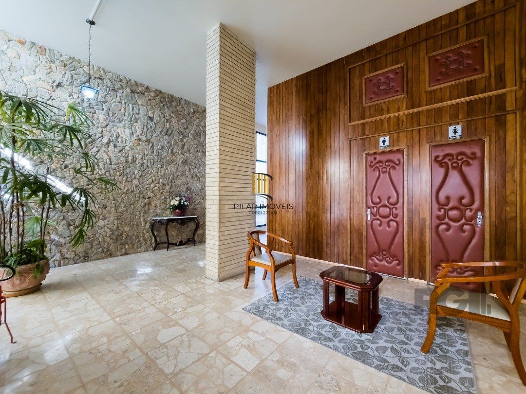 Apartamento, 3 quartos, 1 suite, dependência de empregada, elevador - Centro Histórico - Porto Alegre