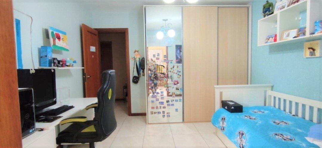 Casa para Venda - 179m², 3 dormitórios, sendo 1 suites, 5 vagas - Hípica