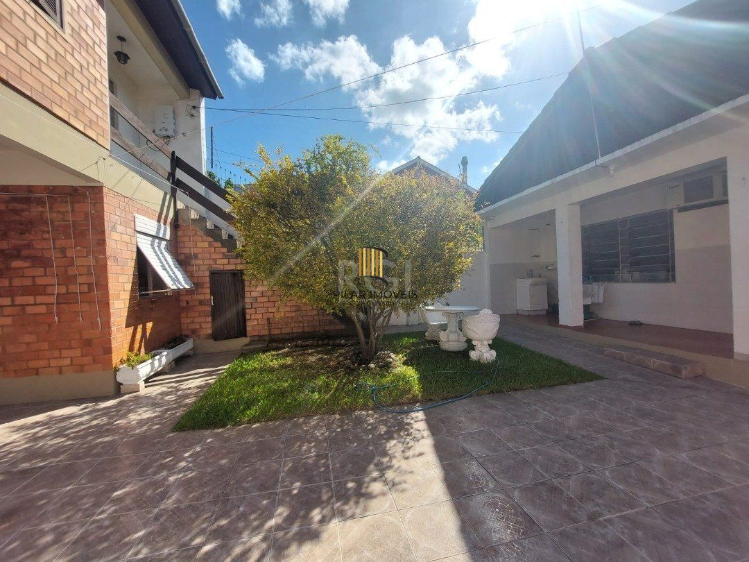 Casa 3 dormitórios no bairro Tristeza