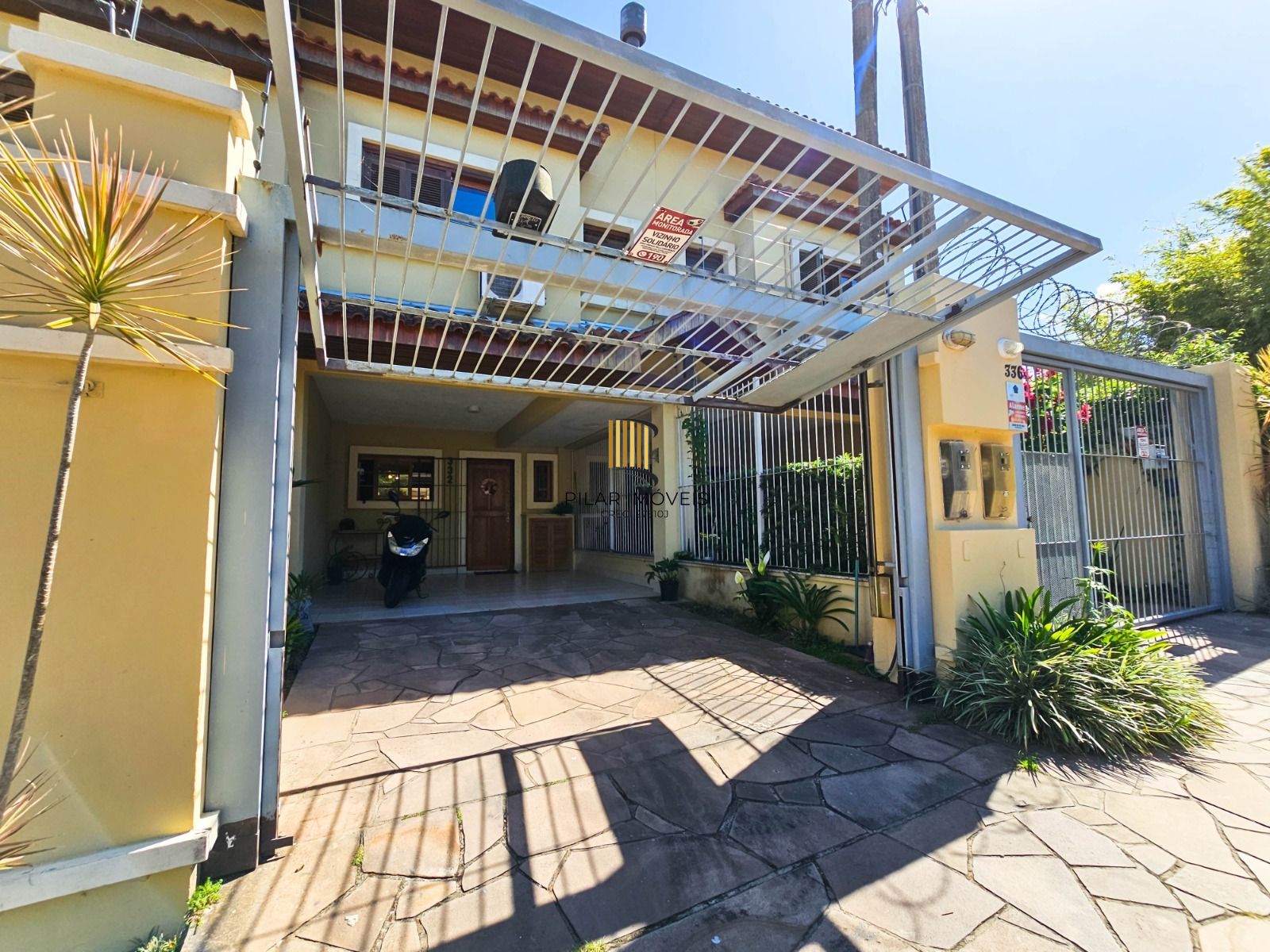 Casa 3 dormitórios no bairro Tristeza