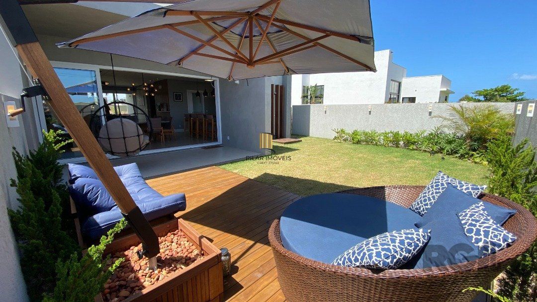 Casa de Condomínio 4 dormitórios no bairro Atlântida Sul