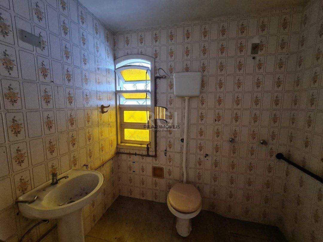 Casa para Venda - 220m², 3 dormitórios, Nonoai