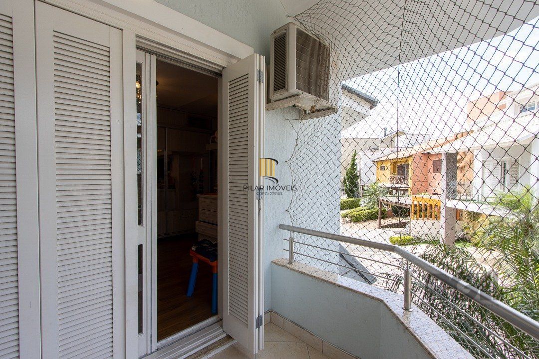 Casa de Condomínio 5 dormitórios no bairro Sarandi