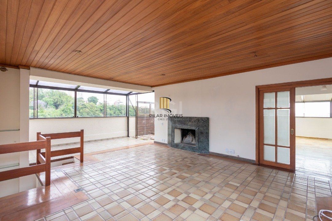 Cobertura para Venda - 302m², 4 dormitórios, sendo 1 suites, 3 vagas - Menino Deus