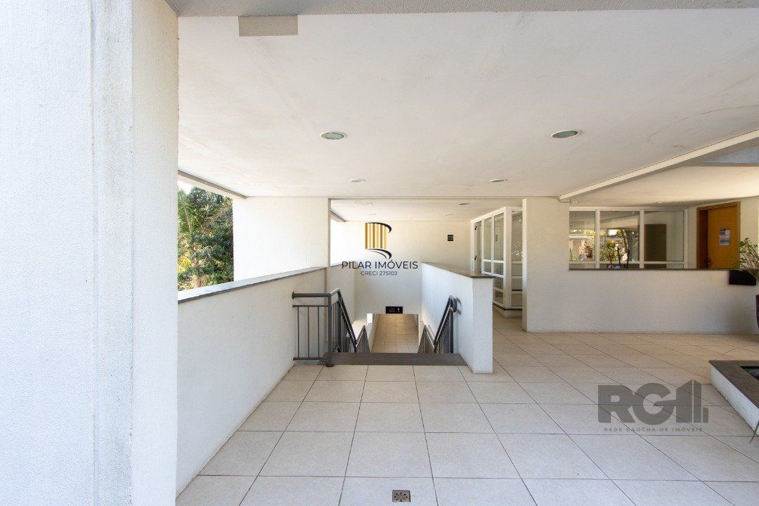 Apartamento semi-mobiliado, com área privada de 50,95 M2